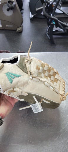 Used Easton FP125 BB/SB Glove RH Throw None 12 1/2" 11497-S000154319