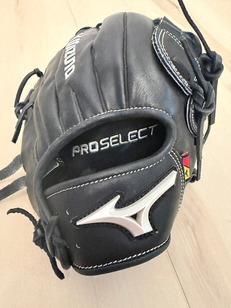 Mizuno Pro Select RH Pitcher/Infielder Baseball Glove 12" (Used)