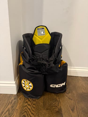 Men's Senior Large Boston Bruins 2023 Winter Classic Pro Stock CCM HPTK Pants (Lightly Used)