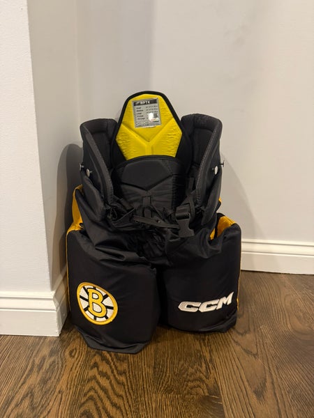 Men's Senior Large Boston Bruins 2023 Winter Classic Pro Stock CCM HPTK Pants (Lightly Used)