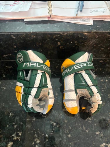Maverik M6 Goalie Gloves 10" (Used)