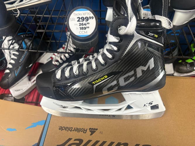 CCM Tacks XF 70 Hockey Skates Regular Width Junior Size 4 **NEW**