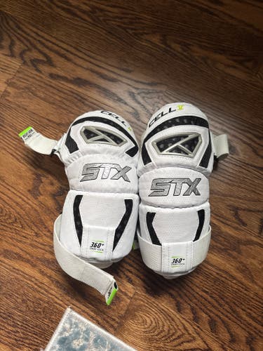 Medium Adult STX Cell V Arm Pads (Used)