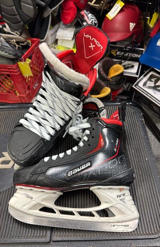 Bauer (Used) Intermediate Hockey Skates