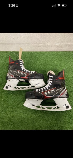 2019 CCM JetSpeed FT490 Hockey Skates Regular Width 8 (Used)
