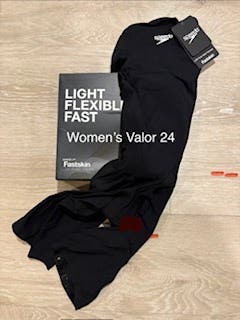 NEW Speedo Fastskin LZR Pure Valor Women's (Size 24) - *Includes FREE SPEEDO Hoodie (M)