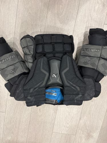 XS Bauer Elite Goalie Chest Protector (Used)