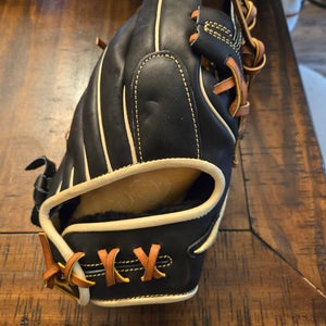 Mizuno RH Infield Pro Select Baseball Glove 11.5" (New)