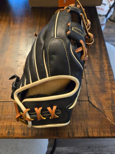 Mizuno RH Infield Pro Select Baseball Glove 11.5" (New)