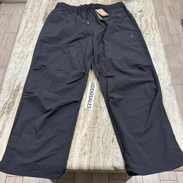 Nike Air Jordan Essentials Nylon Rain Pants Woven Loose Fit Black Men’s Sz XL
New With Tags