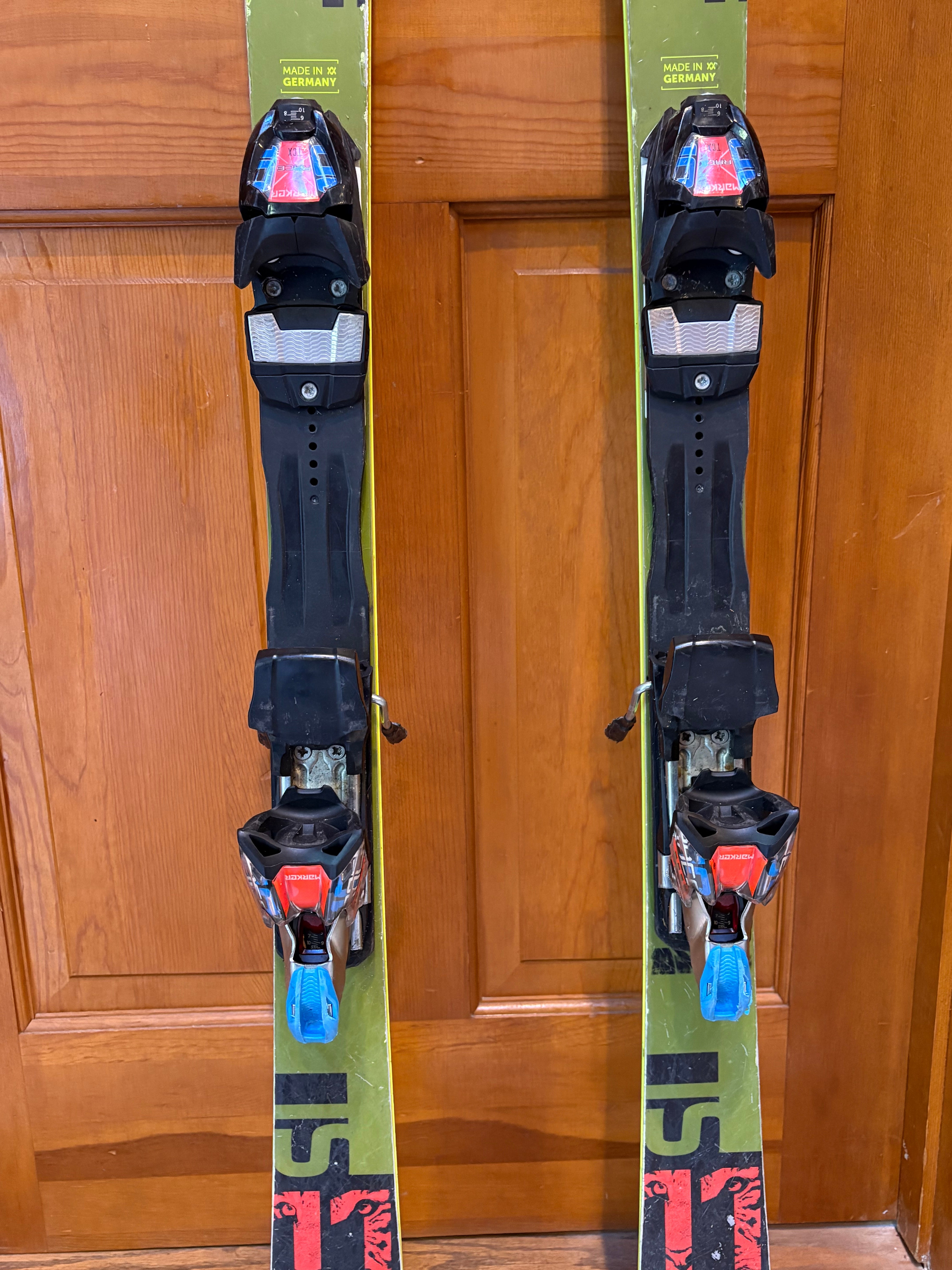 Kid's Racing 145 cm Volkl Racetiger SL Skis Max Din 10 (Used
