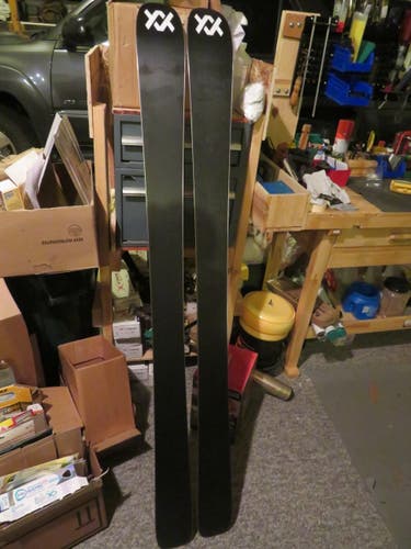 Unisex 2024 Volkl 163 cm All Mountain M6 Mantra Skis (New)