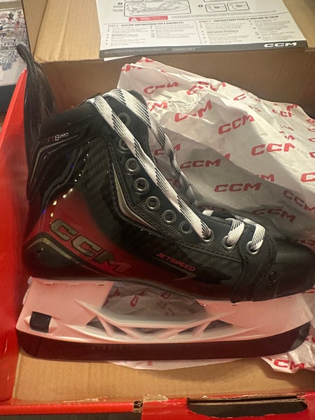 CCM JetSpeed FT8 Pro Hockey Skates Regular Width 6 (New)