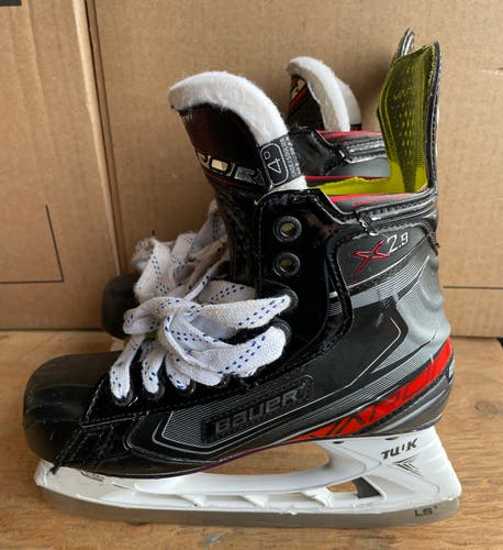 Used Bauer Vapor X2.9 Hockey Skates 4D
