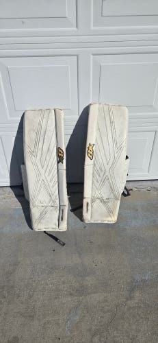 36" Brian's Sub-Zero 7.0 Goalie Leg Pads (Used)