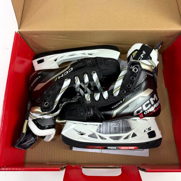 Brand New CCM Super Tacks AS-V Skates | Junior Size 1.5 Regular - #J728