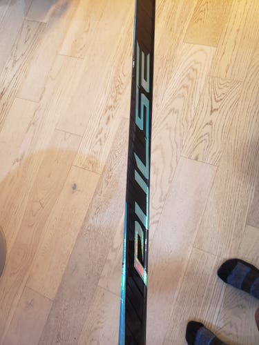 Senior Bauer Pulse Right Handed Hockey Stick P92 87 Flex (New)