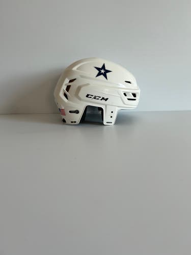 Used White Large CCM Tacks 310 Helmet