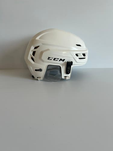 Used White Medium CCM Tacks 310 Helmet
