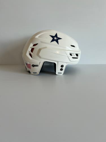 Used White Medium CCM Tacks 710 Helmet