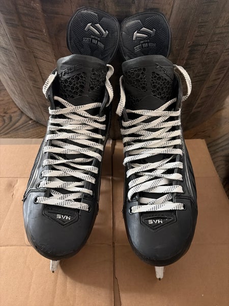 2024 True SVH Hockey Skates Regular Width 12.5 (Used)