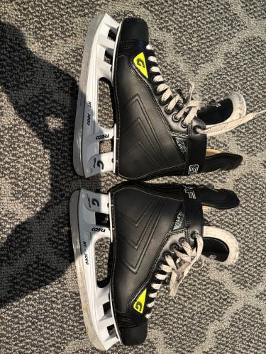 Graf Supra G735S Hockey Skates Regular Width 8 (Used)