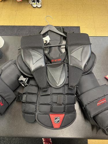 CCM AB500 Goalie Chest Protector Junior Small / Medium-Used in very good shape