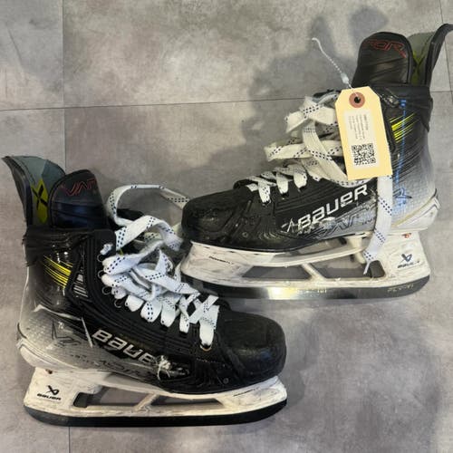 Bauer Vapor Hyperlite 2 Hockey Skates | Size 5.5 Intermediate Fit 1