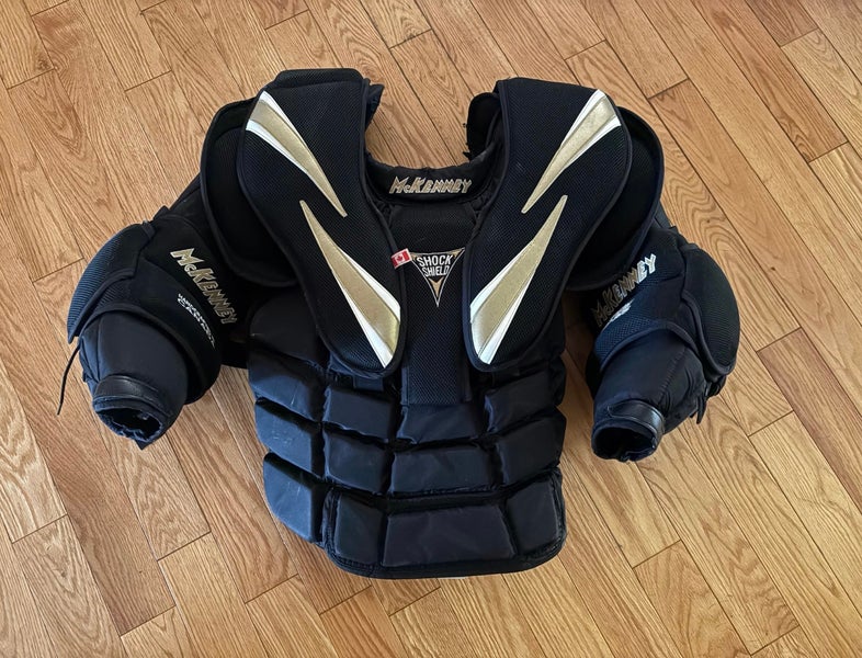 Medium Mckenney CA 895 Pro Extreme Goalie Chest Protector Pro Stock (Used)