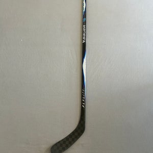 New 50 Flex P28 Junior Bauer Vapor Flylite Right Handed Hockey Stick