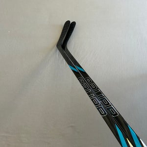 *2 Pack* of New 65 Flex P92 Intermediate Bauer Nexus Tracer Right Handed Hockey Sticks