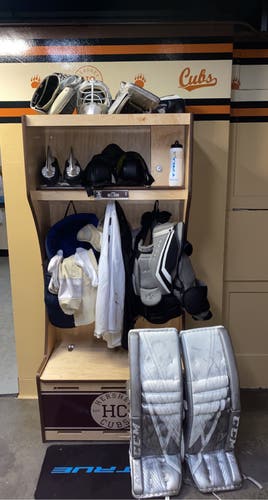 35" 2022 CCM Extreme Flex 4 Goalie Leg Pads Pro Stock (Used)