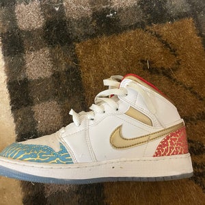 White Men's 4.5Y (Big Kids / Youth) Youth Air Jordan 1 Mid Shoes (Used)