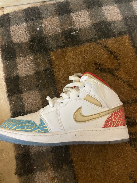 White Men's 4.5Y (Big Kids / Youth) Youth Air Jordan 1 Mid Shoes (Used)