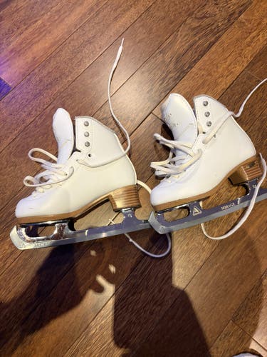Jackson Ultima Elle Figure Skates B Junior 13.5