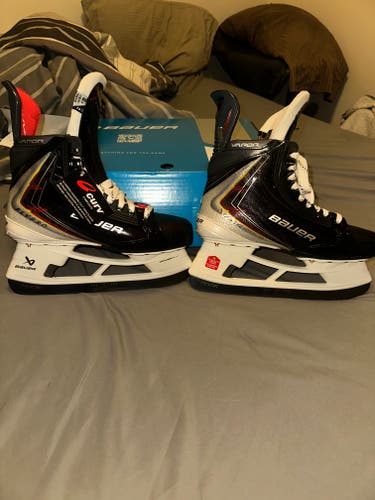 2025 Bauer Vapor Flypro Hockey Skates Pro Stock (New)