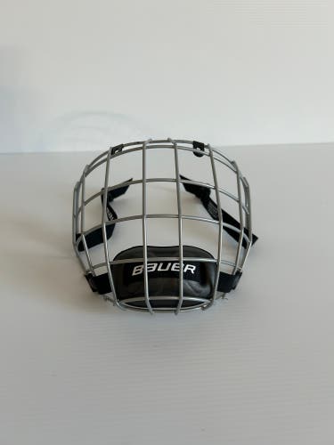 New Youth Bauer Re-Akt Cage