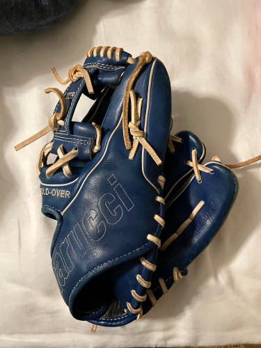 Marucci Night shift RH Infield Baseball Glove 11.5" (Used)