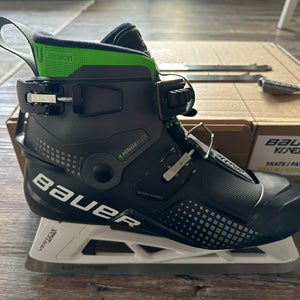 Bauer Konekt Hockey Goalie Skates Regular Width 9 (New) + extra steel set