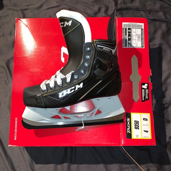 CCM Super Tacks 9350 Hockey Skates Regular Width Size 4 (New)