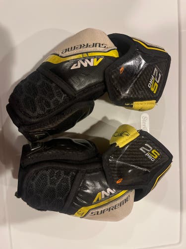 Like new junior Large Bauer Supreme 2S Pro Elbow Pads (Used)