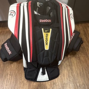 Medium Reebok P4 Goalie Chest Protector (Used)