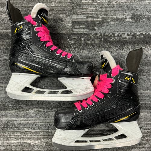 Used Junior Bauer Supreme M1 Hockey Skates Size 3