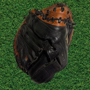 Wilson A200 Catcher’s Mitt – Model A0700 B2 – Conditioned – Broken In
