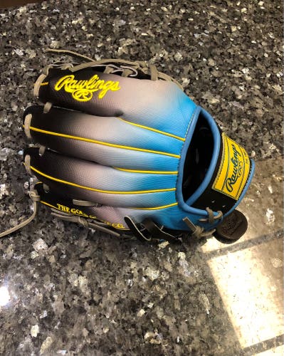 NEW 2025 RAWLINGS HEART OF THE HIDE RHT 11.5 INFIELDERS GLOVE “ PROR204-2BBSS”