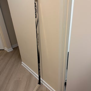 Senior Bauer Vapor Hyperlite 2 Right Handed Hockey Stick P92 87 Flex (Used)