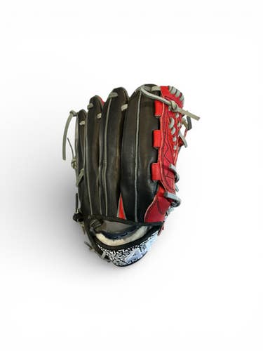 Used 44 PRO SIGNATURE SERIES BB/SB Glove RH Throw White/Black/Red 12" 11873-S000228263