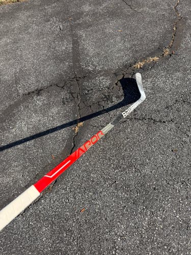 Senior Bauer Vapor Hyperlite Left Hand Hockey Stick Toe Pattern 87 Flex (Used)