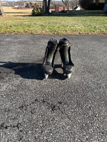 2020 Bauer Supreme Ultrasonic Hockey Skates Regular Width 9.5 (Used)