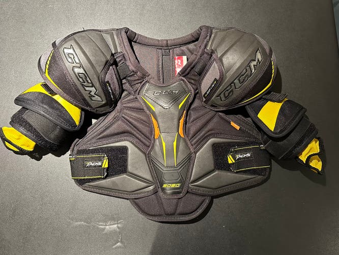 CCM Tacks 9080 Shoulder Pads
